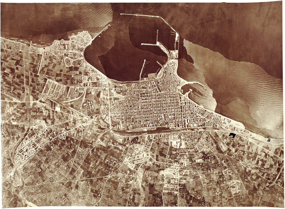 (N:33394) PIANTA DELLA CITTA' DI BARI. FOTOPIANO (SE007832) Carte e stampe antiche: riproduzione a colori su carta (formato A1)