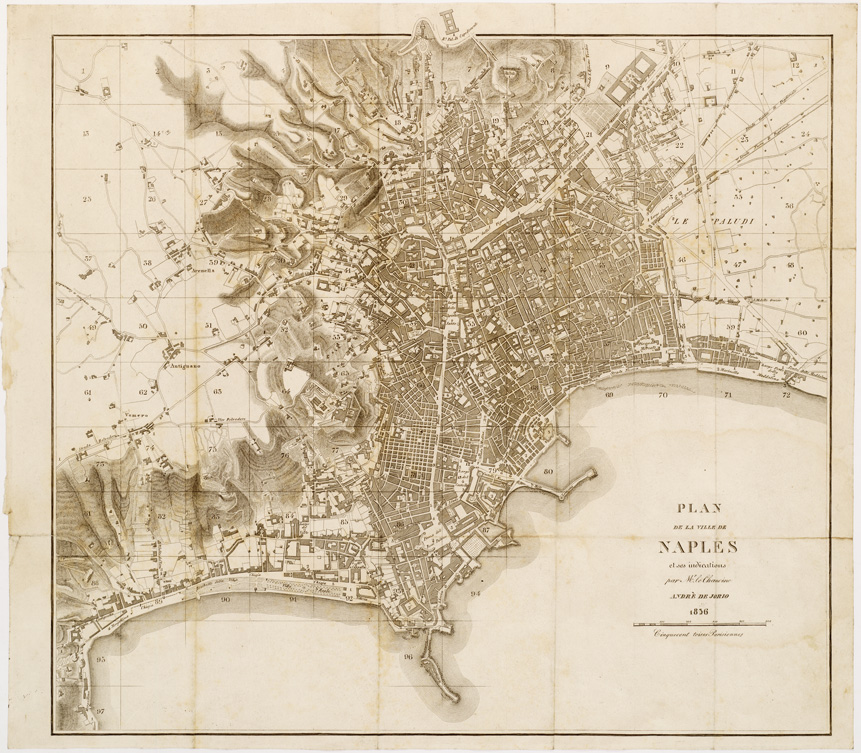 (N:14054) PLAN DE LA VILLE DE NAPLES ET SES INDICATIONS PAR MR. LE CHANOINE ANDRE DE JORIO. NAPLES DE L'IMPRIMERIE ET PAPETERIE DU FIBRENE. (Napoli) (B0007196) Carte e stampe antiche: riproduzione a colori su carta (formato A1)