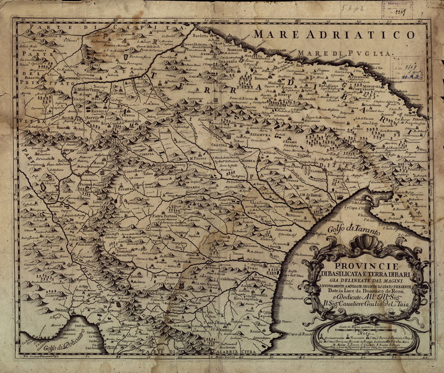 (N:14319) PROVINCIA DI BASILICATA E TERRA DI BARI GIA' DELINEATE DAL MAGINI E NUOVAMENTE AMPLIATE SECONDO LO STATO PRESENTE. DATE IN LUCE DA DOMENICO DE ROSSI E DEDICATE ALL'ILLUSTRISSIMO SIG.RE CAVALIERE GIULIO DEL TAIA. ROMA ALLA PACE. (B0003957) Carte e stampe antiche: riproduzione a colori su carta (formato A2)