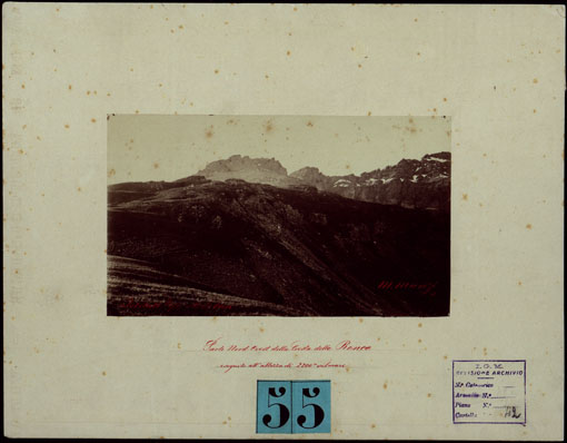 (N:24011) TRENTADUE PANORAMI FOTOGRAFICI ESEGUITI DAL TENENTE DI STATO MAGGIORE SIG. MANZI NEL 1876, PER STUDI SULLA FOTOTOPOGRAFIA - PARTE NORD-OVEST DELLA CRESTA DELLA RONCE ESEGUITO ALL'ALTEZZA DI 2200 M. SUL MARE. (CA003500) Carte e stampe antiche: riproduzione a colori su carta (formato A3)